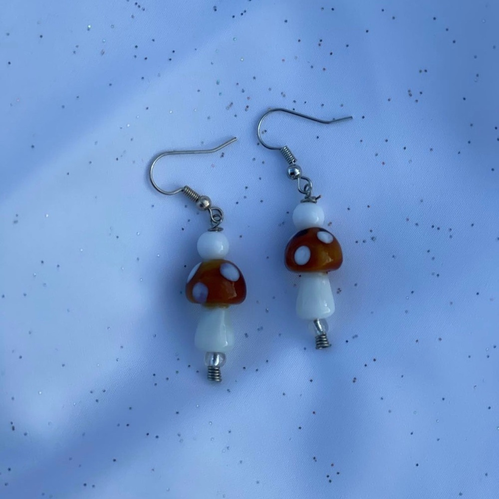 brown mushroom earrings:)